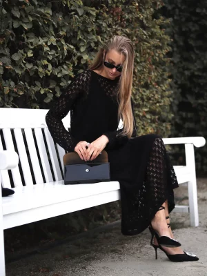Sheer mesh black knitted cape - Image 4