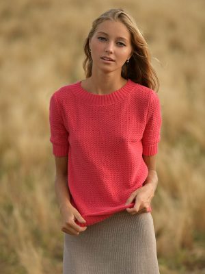 Pink sleeveless tank shirt