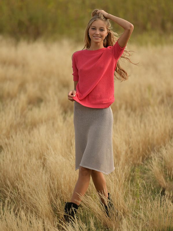 Pink sleeveless tank shirt