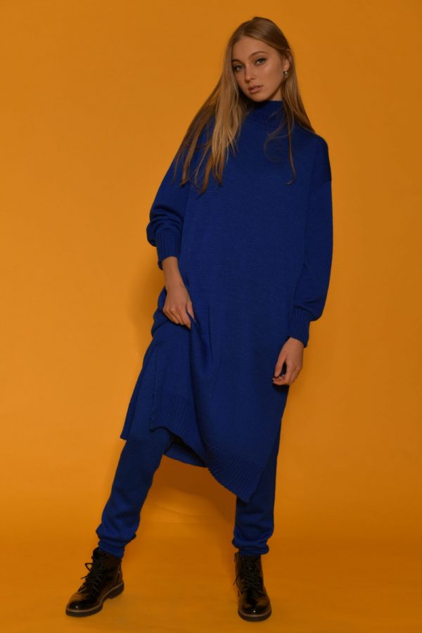 Blue turtleneck loose tunic,